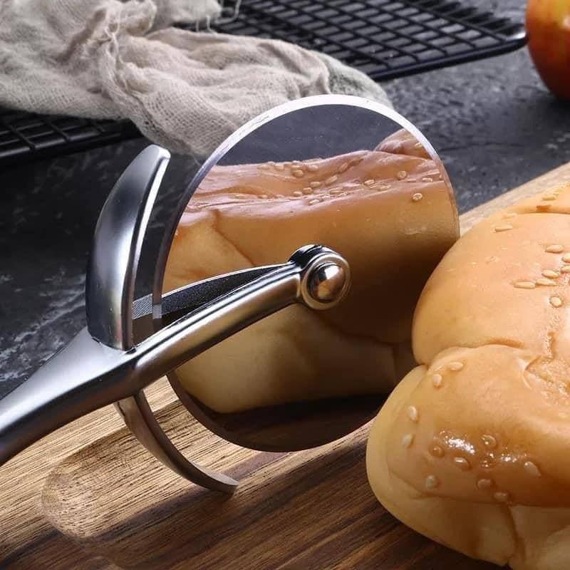 Cuțit pentru pizza 17,5 cm Koken, mâner ergonomic anti-alunecare, cutter pentru pizza/tartă cu crustă tare, tăiere precisă, zinc, diametru 6,8 cm, Negru - 5 | YEO
